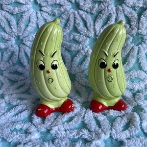 Vintage Anthropomorphic Salt‎ & Pepper shaker set